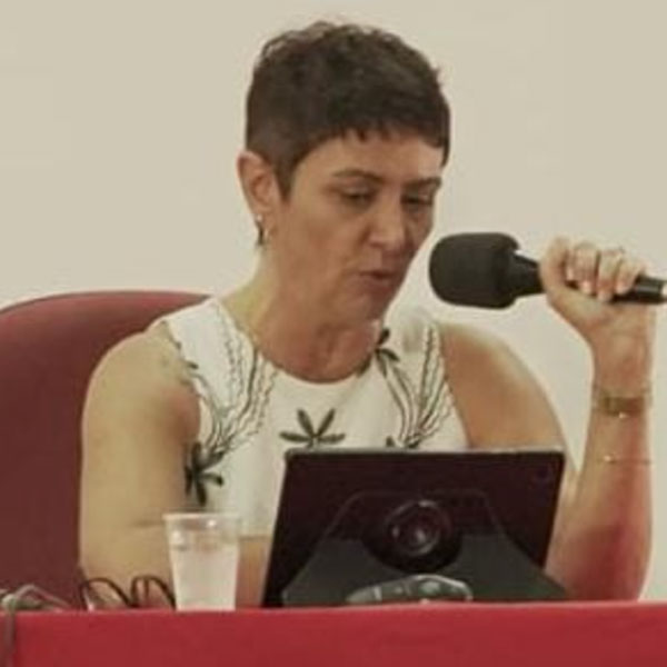 Valéria Peres Asnis